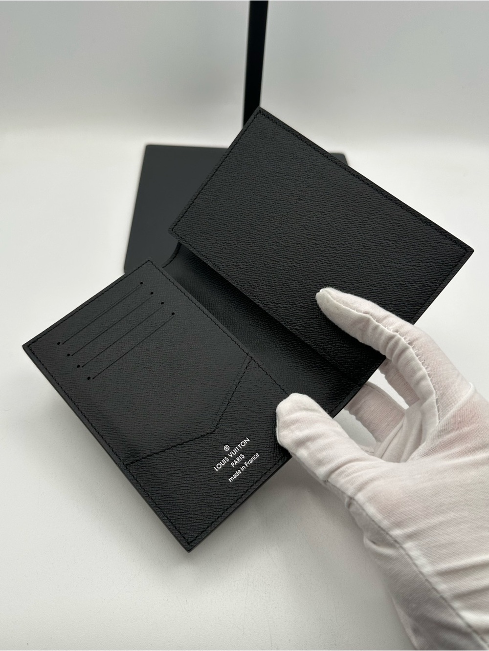 Louis Vuitton Pocket Organizer passport Wallet - Picture 7 of 15